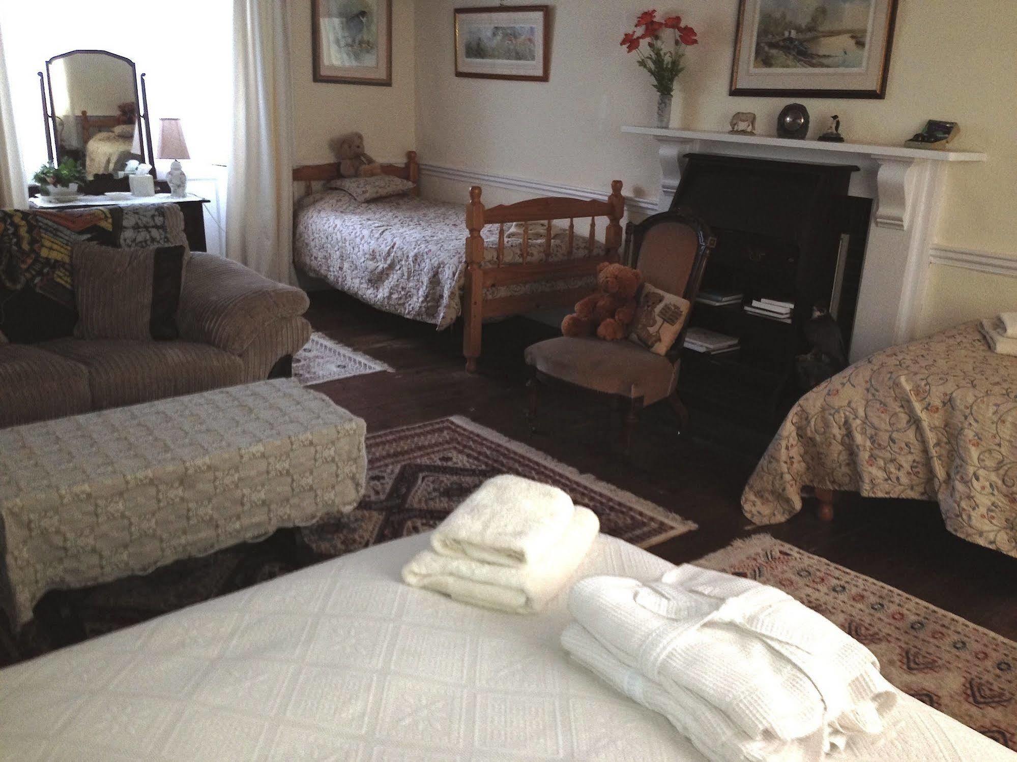 Exmoor Owl & Hawk Centre Bed and Breakfast Bossington Εξωτερικό φωτογραφία
