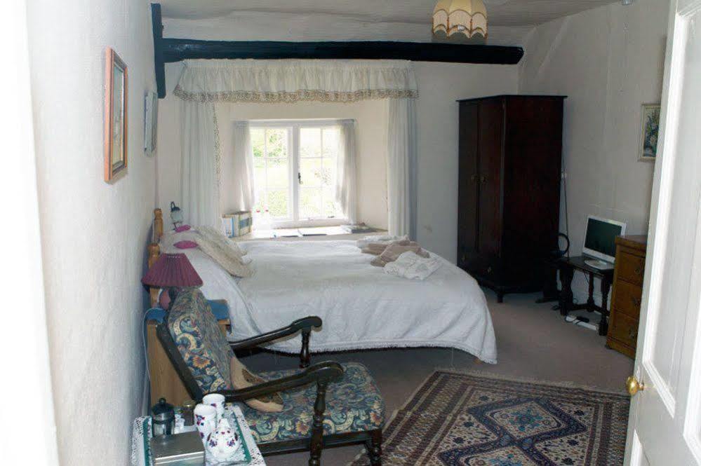 Exmoor Owl & Hawk Centre Bed and Breakfast Bossington Εξωτερικό φωτογραφία