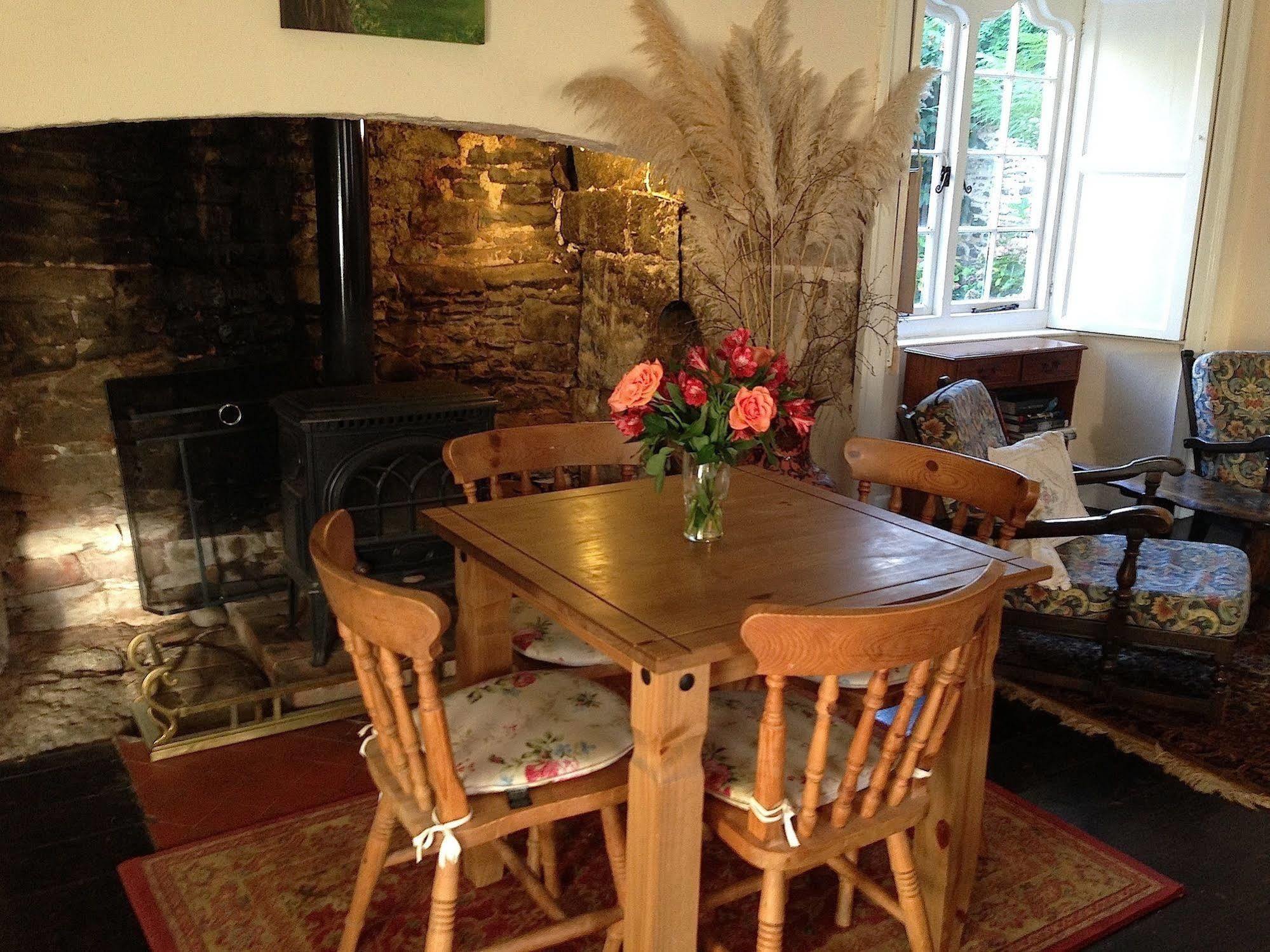 Exmoor Owl & Hawk Centre Bed and Breakfast Bossington Εξωτερικό φωτογραφία